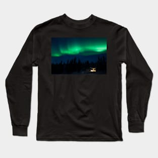 Taiga home under Northern Lights Aurora borealis Long Sleeve T-Shirt